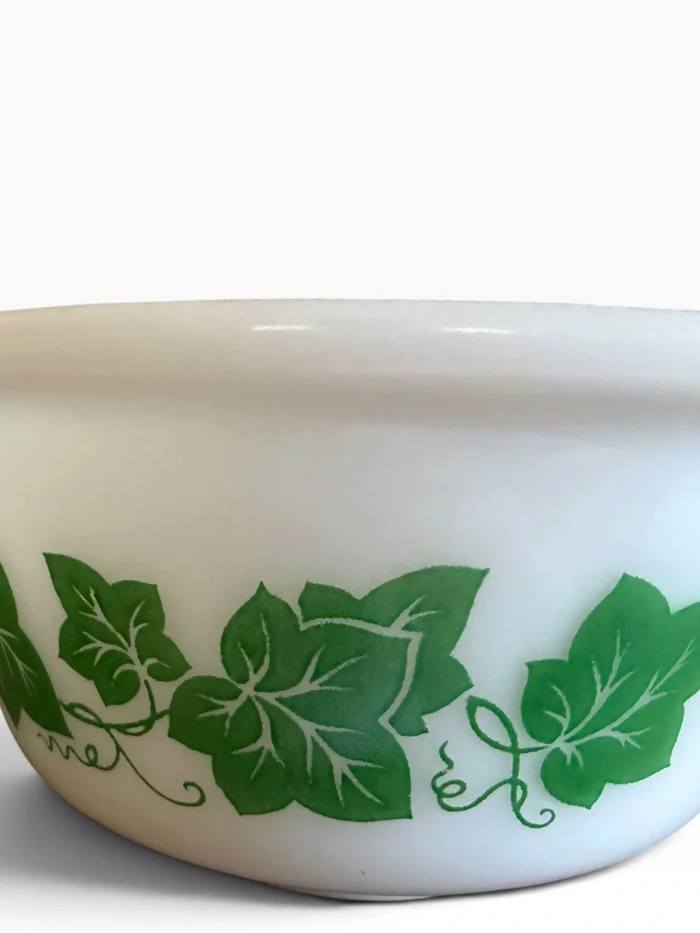 Hazel Atlas Vintage Green Ivy Leaves Milk Glass Nesting Bowls One 5” One 7” EC